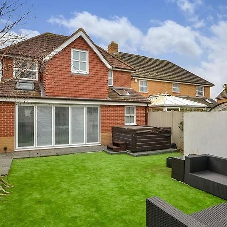 Home In Southsea With Hot Tub, Close To The Sea Portsmouth Zewnętrze zdjęcie