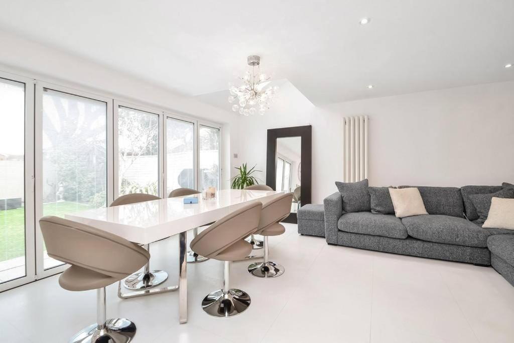 Home In Southsea With Hot Tub, Close To The Sea Portsmouth Zewnętrze zdjęcie